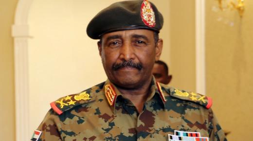 مستشار البرهان: السودان أصبح يستوعب كل الشعارات .. والجيش منحاز للشعب