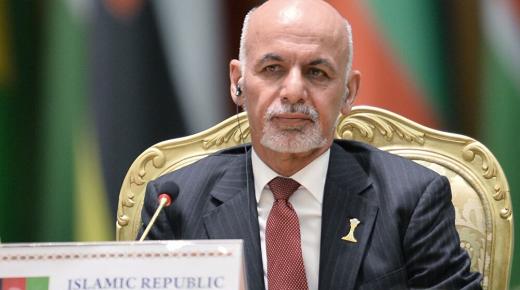 موسكو: الرئيس الأفغاني هرب بسيارات وترك بعض أمواله ملقاة على مدرج هليوكوبتر